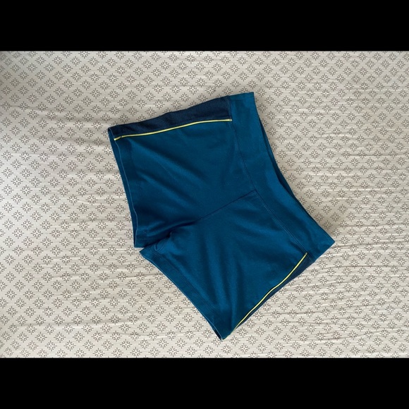 Gym shorts Sports wear for women size XL - Picture 2 of 5